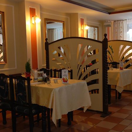 Hotel La-Musica Piaseczno  Buitenkant foto