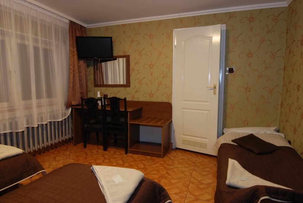 Hotel La-Musica Piaseczno  Buitenkant foto