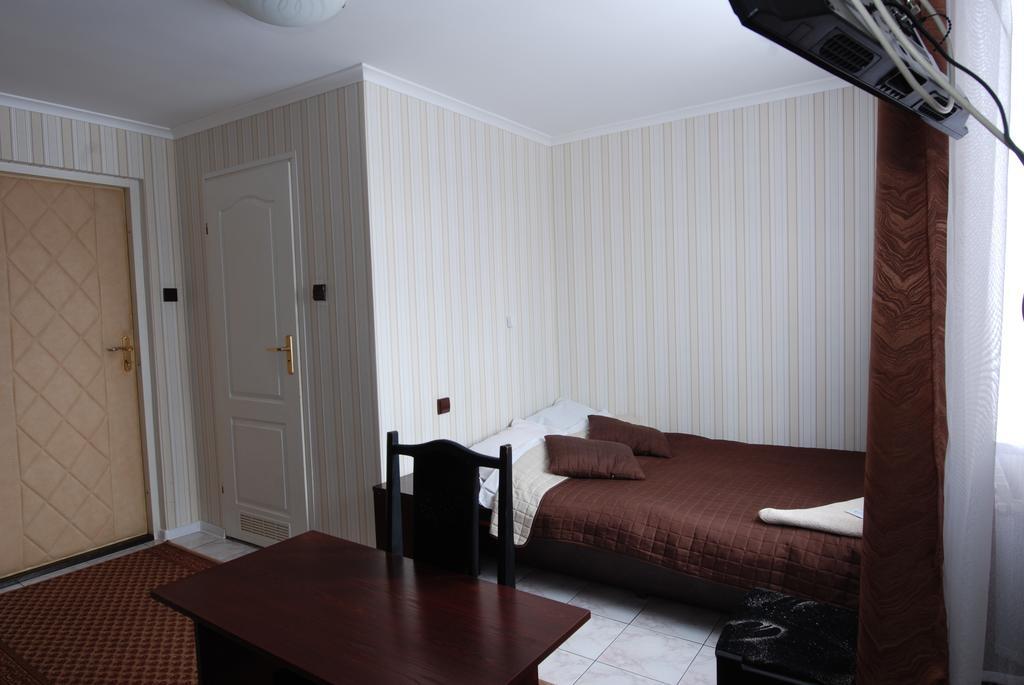 Hotel La-Musica Piaseczno  Buitenkant foto
