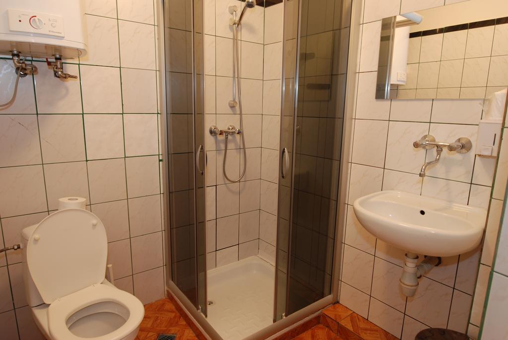 Hotel La-Musica Piaseczno  Buitenkant foto
