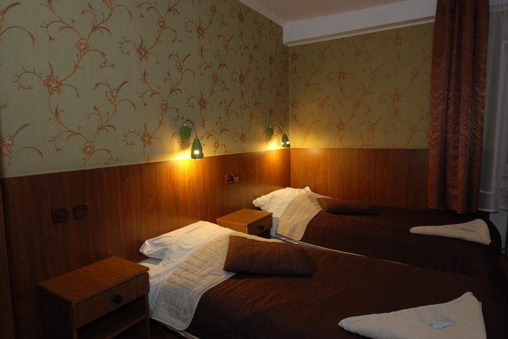 Hotel La-Musica Piaseczno  Buitenkant foto