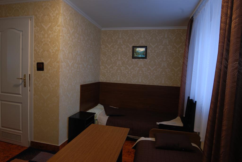 Hotel La-Musica Piaseczno  Buitenkant foto
